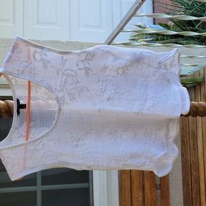 Banana Republic white sleaveless top. Size S. 100% cotton.